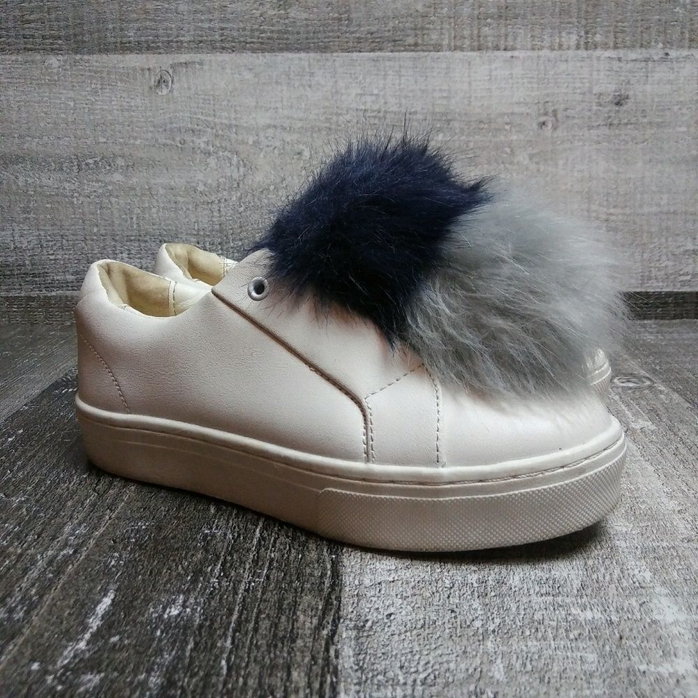 SAM EDELMAN Fuzzy White Sneaker Sz 4